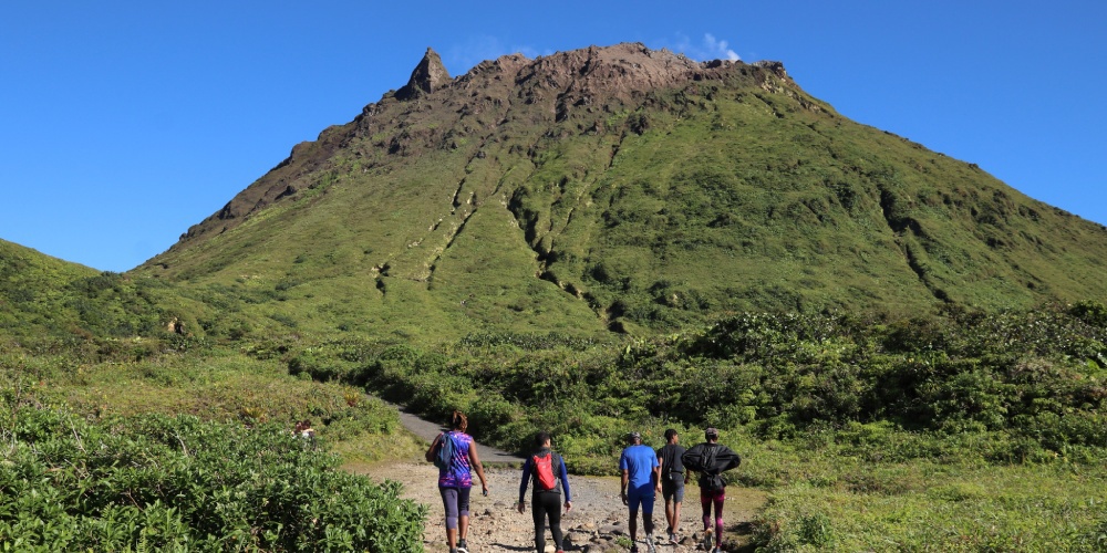 location voiture aéroport Guadeloupe découvrir